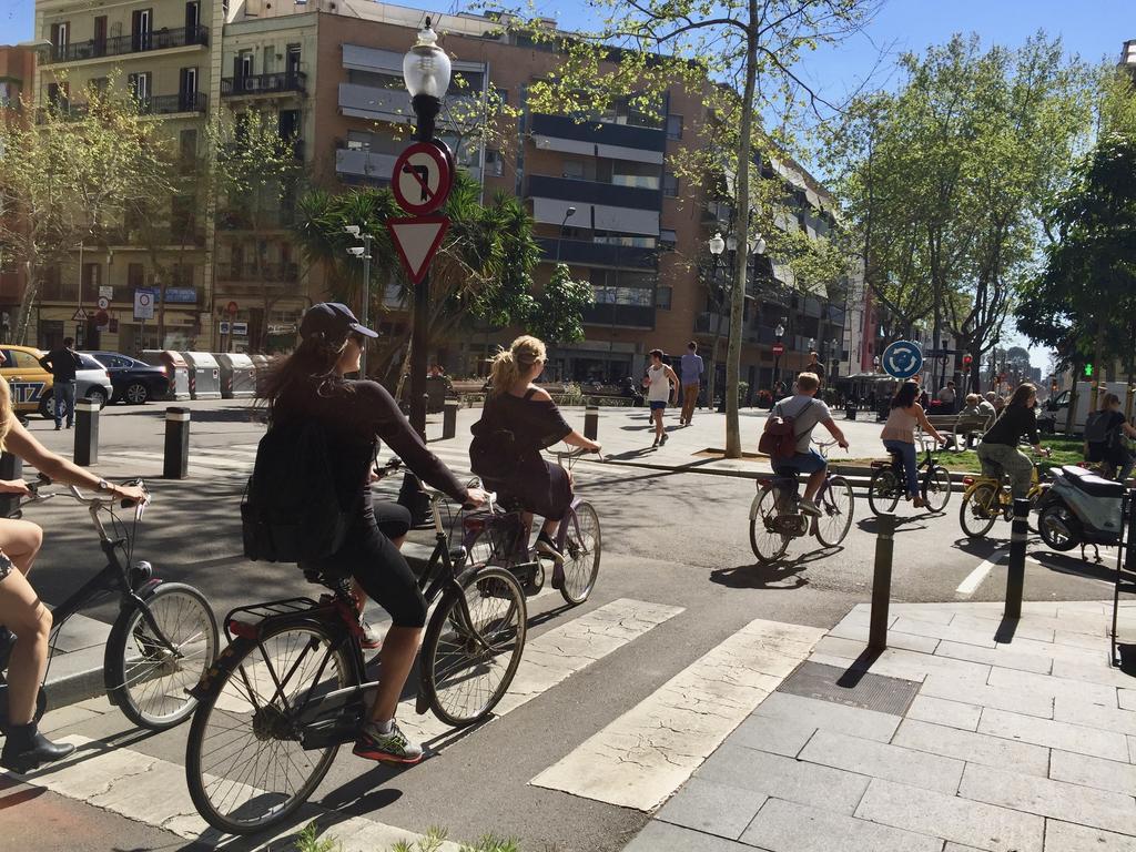 Hostal Poblenou Барселона Екстериор снимка
