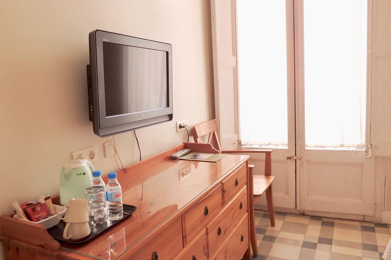 Hostal Poblenou Барселона Екстериор снимка